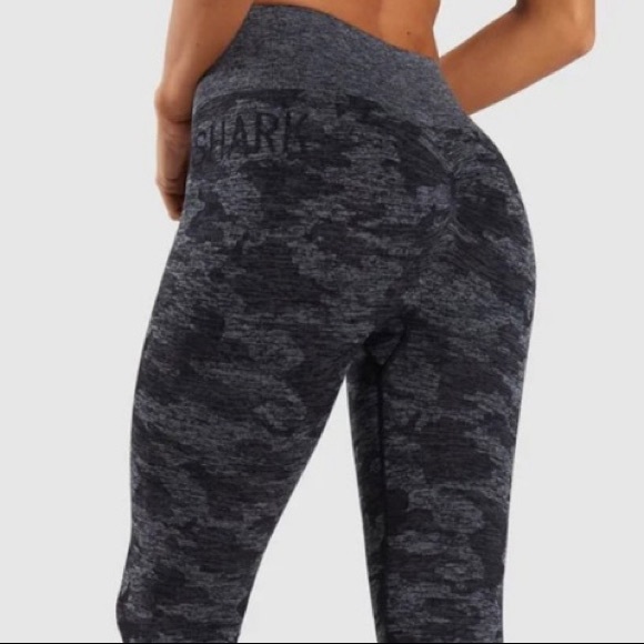 Gymshark OG Seamless Body Perfecting Camo Leggings (no longer available) - Picture 4 of 9
